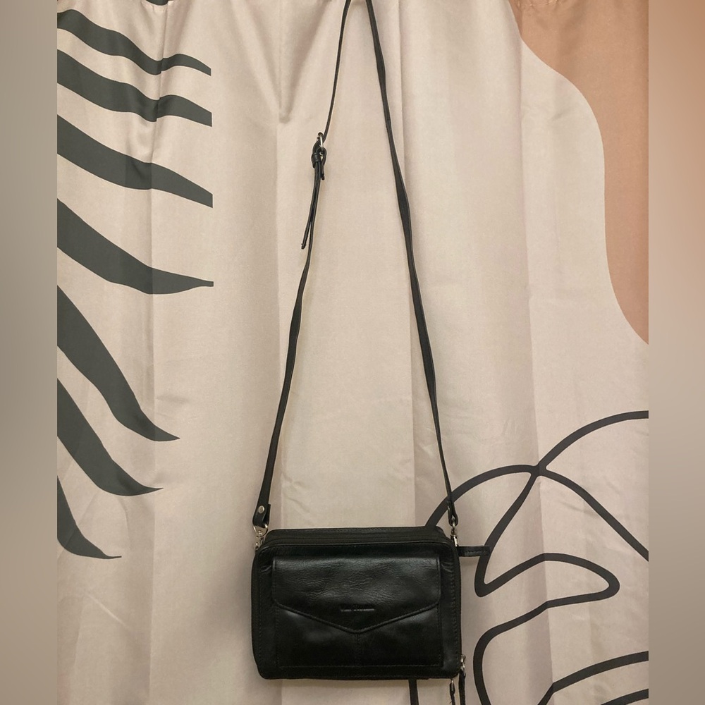 🦋3 For $30🦋Via Roma Black Leather Crossbody Bag - Picture 9 of 12